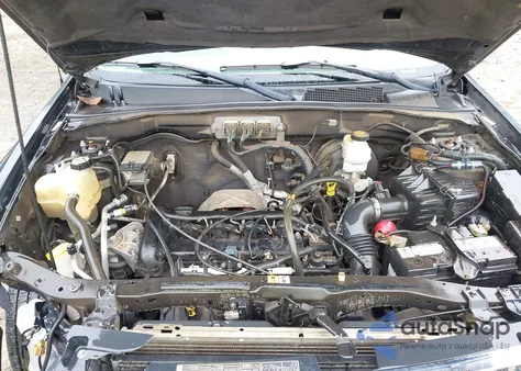 2008 Ford Escape Xlt from USA, damaged, VIN 1FMCU03ZX8KB03983